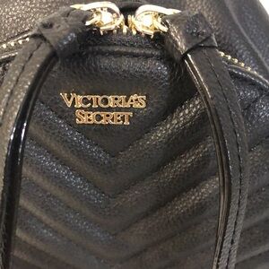 Victoria’s Secret Women’s Black Backpack Gold Tone Chain Like New